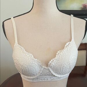 Victoria's Secret Cream Lace Bra